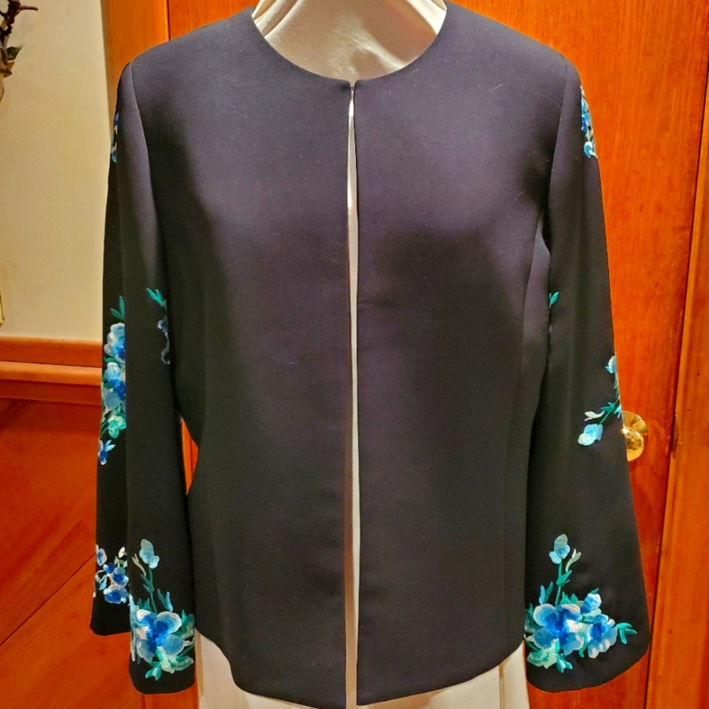 Tahari jacket NWOT